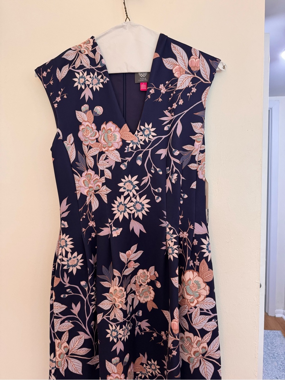 Vince Camuto Navy Floral Fit - size 8 NWT